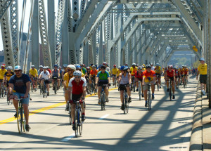 Clark Memorial Bridge 100 cyclists